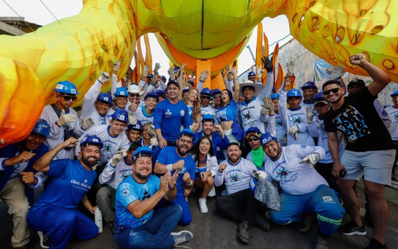 Grandiosidade: Caprichoso impressiona e emociona ao chegar na concentração do Bumbódromo