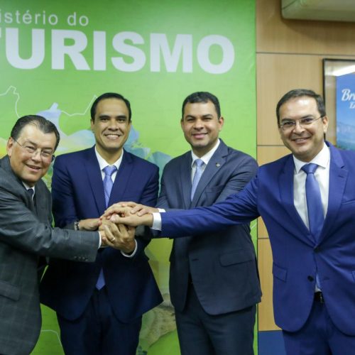 Prefeito Mateus Assayag articula com Saullo Vianna, Eduardo Braga e Omar Aziz investimento de R$ 15 milhões para o Festival de Parintins