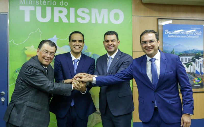 Prefeito Mateus Assayag articula com Saullo Vianna, Eduardo Braga e Omar Aziz investimento de R$ 15 milhões para o Festival de Parintins